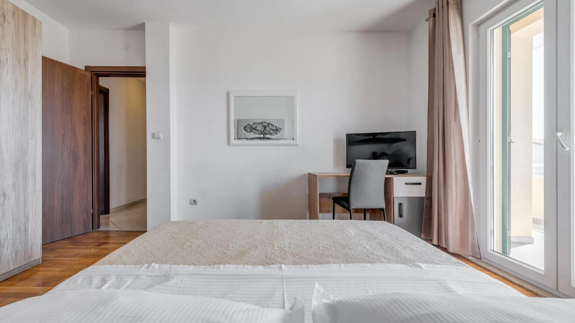 Apartment Renata + Private Swimming Pool In Split contacts