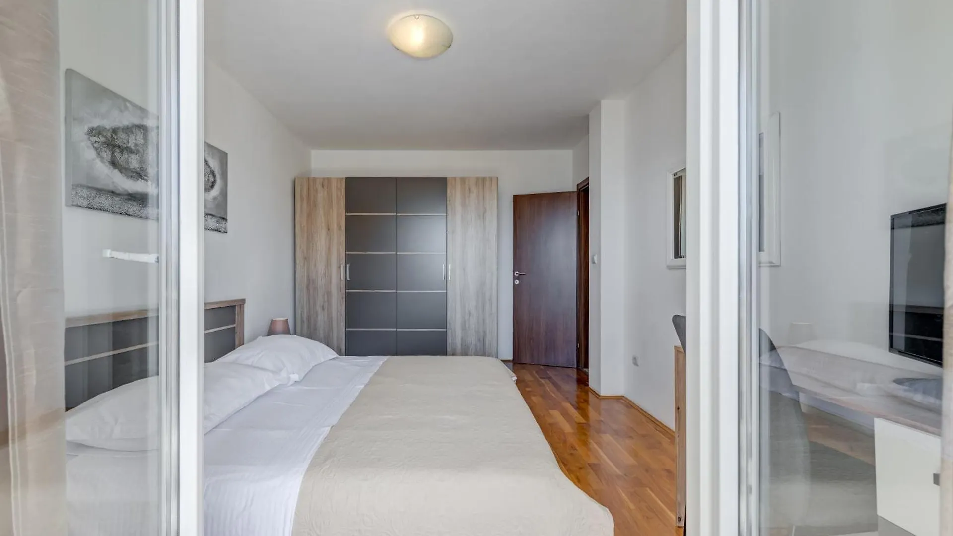 Apartment Renata + Private Swimming Pool In Split Croatia