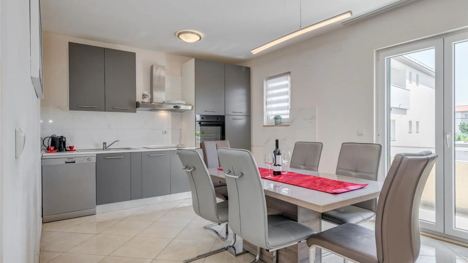 Apartment Renata + Private Swimming Pool In Split Croatia