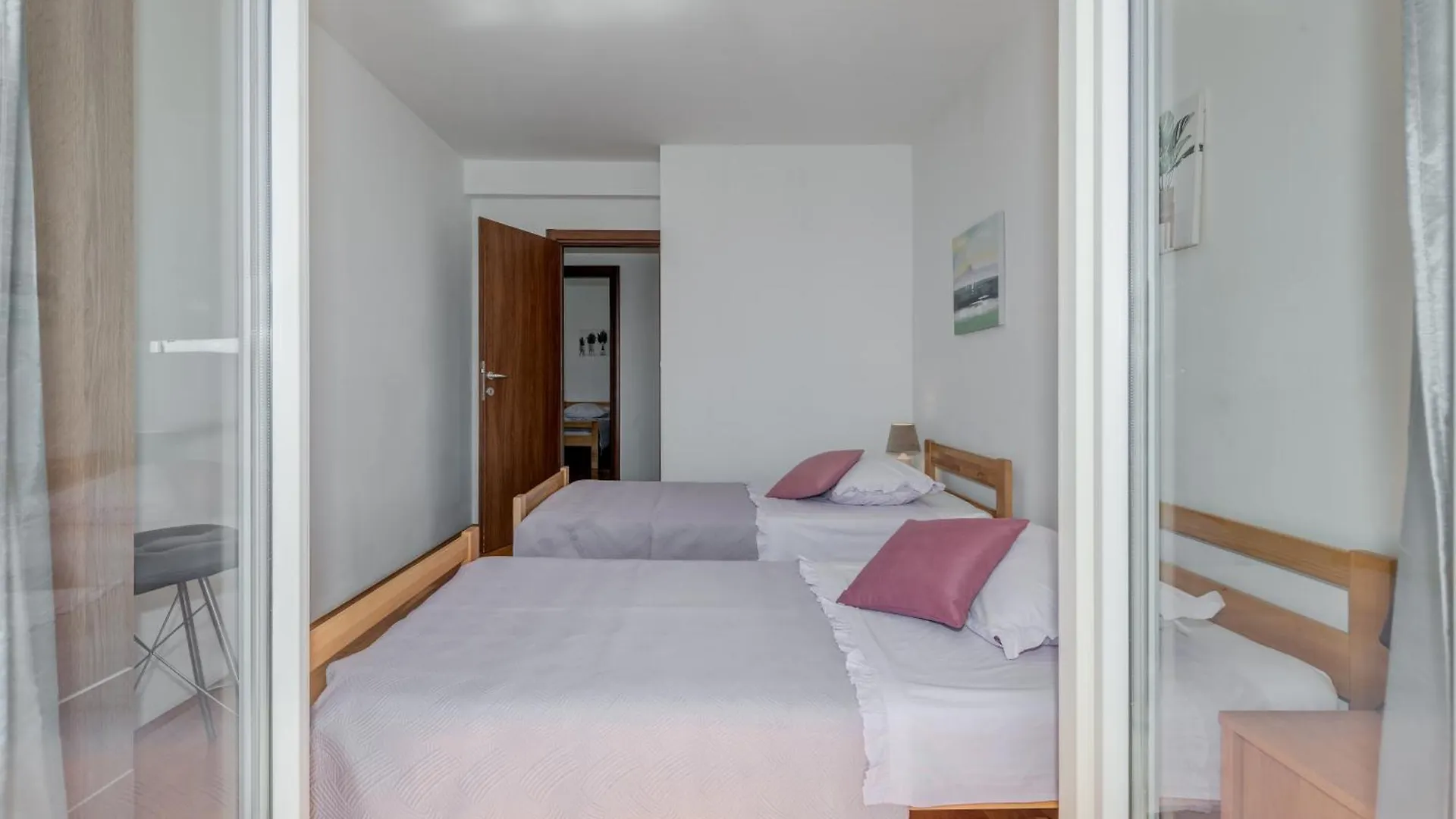 Apartment Renata + Private Swimming Pool In ספליט